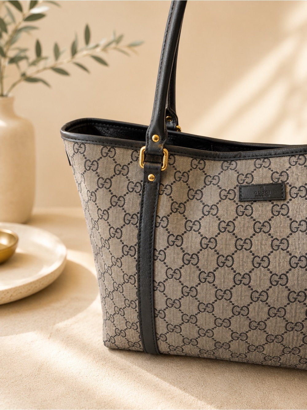Authentic Gucci GG Crystal Tote Bag – Navy/ Silver Monogram Canvas w/ COA - Picture 3 of 15